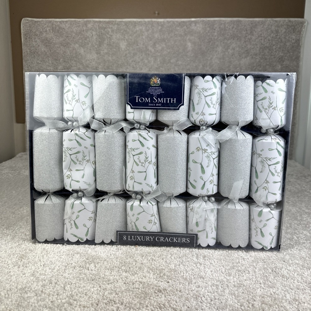 8" Tom Smith Silver‎ & White Sparkle Luxury Christmas Party Crackers - 8 Pc.